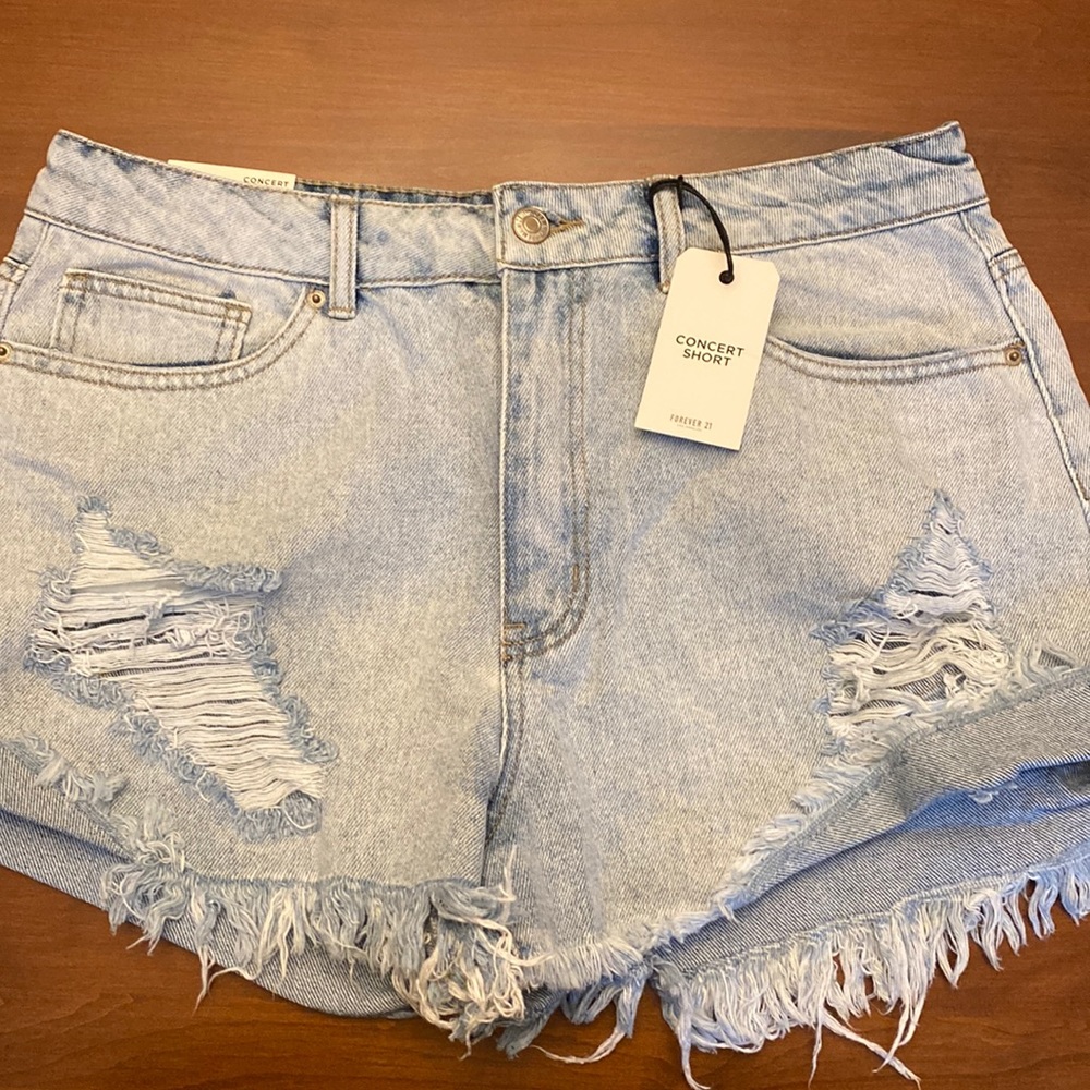 Nwt forever 21 concert Jean demon shorts size 31